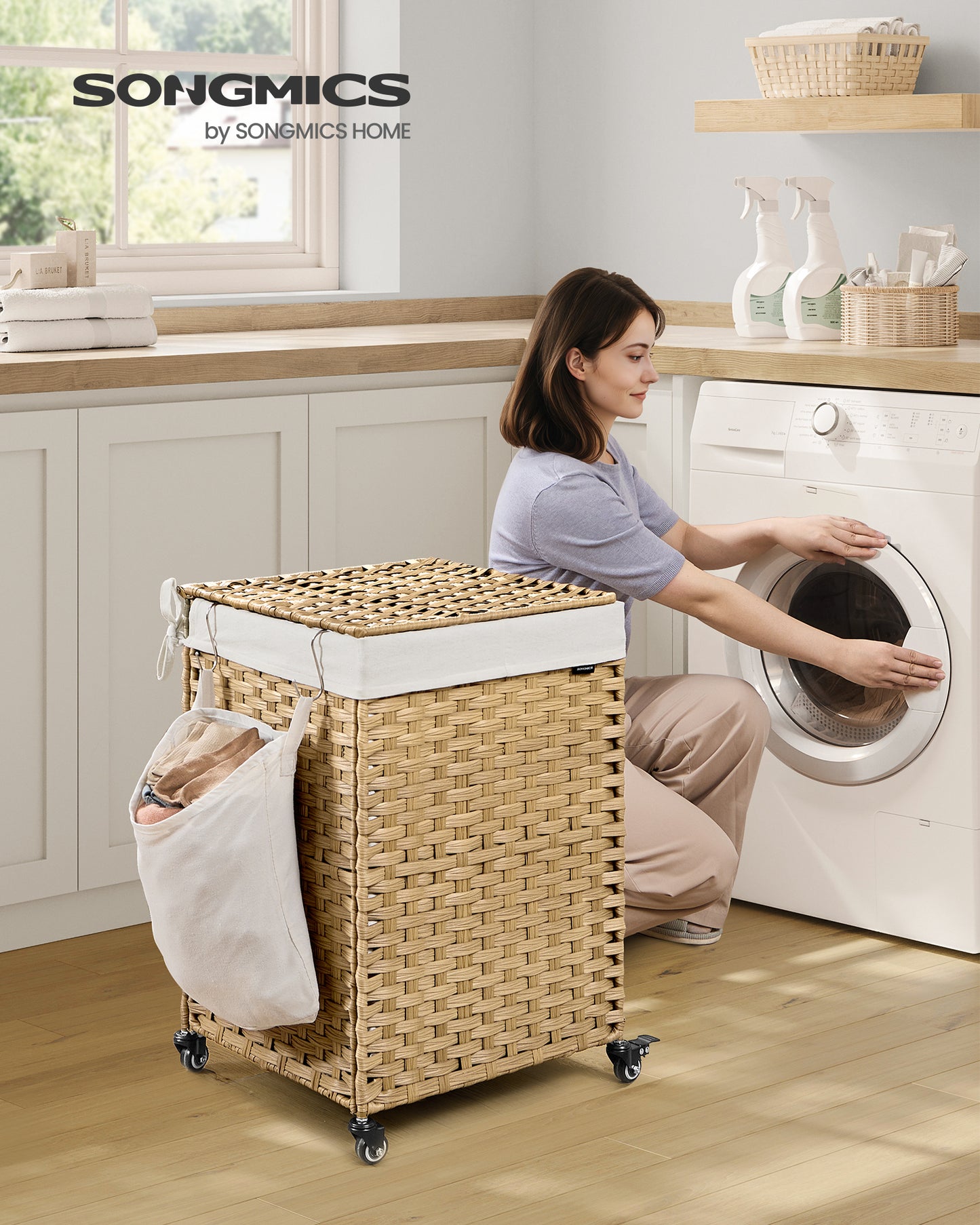 Laundry Hamper with Lid, 31.7 Gallons (120 L), Rolling Laundry Basket with Wheels, Synthetic Rattan, Removable Liner, Bedroom, 18.1 x 15.7 x 26 Inches, Natural Color