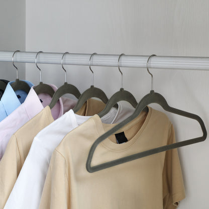 SONGMICS 50 Pack Clothes Hangers Plastic Coat Hangers Non-Slip 360¡ã Swivel Hook Space-Saving Light Gray and Dark Gray