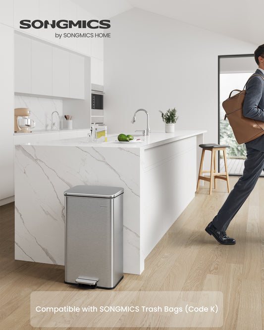 Kitchen Trash Can, 10.5 Gallon (40 L) Garbage Can, Large Step Trash Bin with Lid, Stainless Steel, Soft Close, 15 Trash Bags Included, Silver
